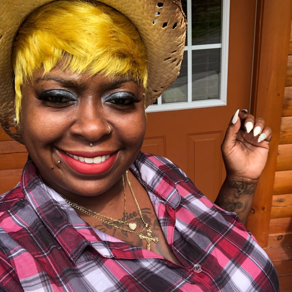 Meet your Posher, Candice